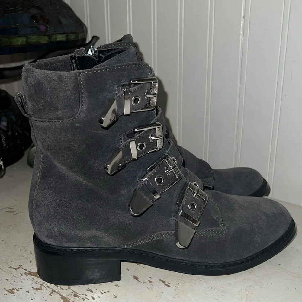NWT Marc Fisher LTD Diante Booties Grey Suede. 7.5 buckle